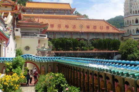 Experience the Diversity of Malaysia with Jaliyat Travel and Tours