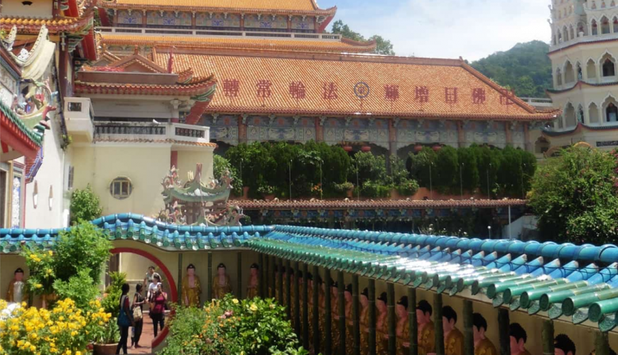 Experience the Diversity of Malaysia with Jaliyat Travel and Tours